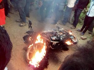 पश्चिम बंगाल में अमित शाह की रैली के बाहर खड़े वाहनों में तोड़फोड़, भाजपा का आरोप है कि इसमें TMC का हाथ
