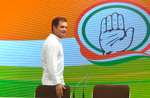 कांग्रेस अध्यक्ष पद से राहुल गांधी का इस्तीफा, जल्द नया अध्यक्ष चुनने को कहा