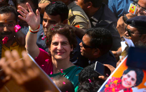 प्रियंका गांधी के ‘वाराणसी से क्यों नहीं’ कहने से राजनीति में आई लहर