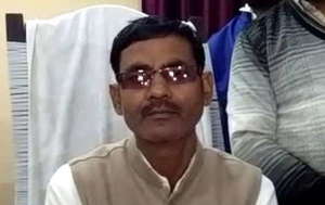 भाजपा MLA विक्रम सिंह सैनी ने कहा ‘जो लोग भारत में सुरक्षित महसूस नहीं करते, उन पर बमबारी की जानी चाहिए’   