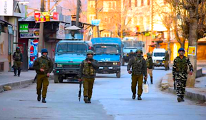 जम्मू-कश्मीर के अनंतनाग में CRPF काफिले पर आतंकी हमला में 5 जवान शहीद, मुठभेड़ जारी