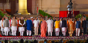 नरेंद्र मोदी कैबिनेट 2.0: अमित शाह नए गृहमंत्री, राजनाथ सिंह रक्षामंत्री, निर्मला सीतारमण वित्त, एस जयशंकर विदेशमंत्री 